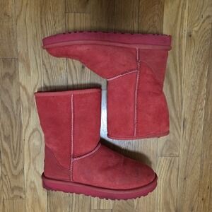 Ugg Womens Classic Casual Winter Fall Weather Samba Red Boots Short Il Size 7